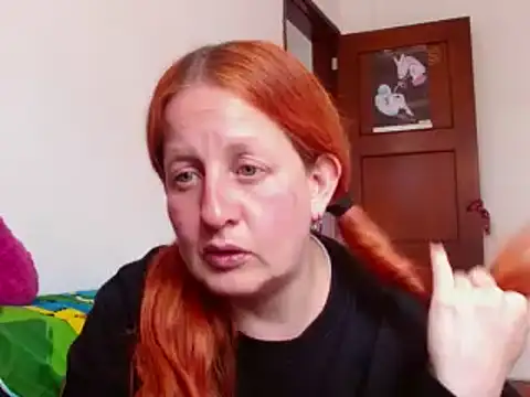 ViioletaMora online show from 10/20/25, 08:20