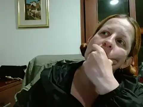 ViioletaMora online show from 12/13/25, 08:04