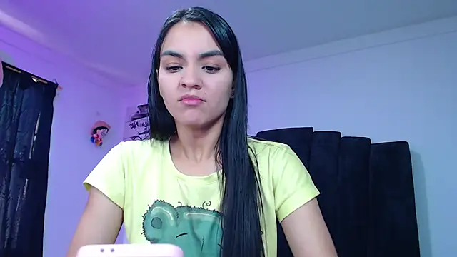 Snapshot of Ariel_Zeo1 chatting on 10/10/25, 07:36 Ariel Zeo1 online show from 10/10/25, 07:36