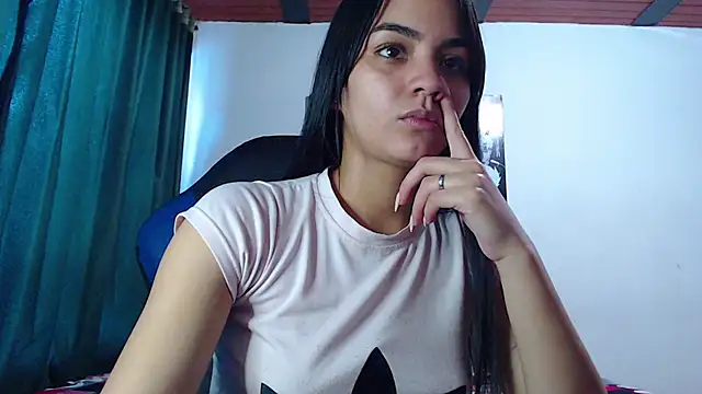 Snapshot of Ariel_Zeo1 chatting on 02/05/25, 07:10 Ariel Zeo1 online show from 02/05/25, 07:10