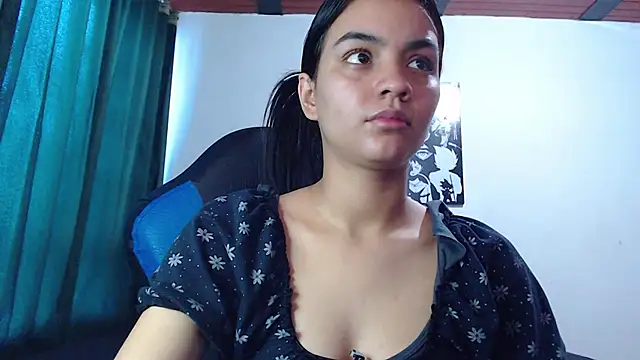 Snapshot of Ariel_Zeo1 chatting on 01/21/25, 06:45 Ariel Zeo1 online show from 01/21/25, 06:45