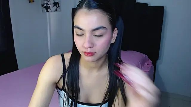 Snapshot of Ariel_Zeo1 chatting on 05/14/26, 07:44 Ariel Zeo1 online show from 05/14/26, 07:44