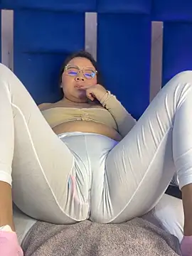 Snapshot of alice_love052 chatting on 02/26/26, 04:01 alice love052 online show from 02/26/26, 04:01