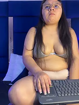 Snapshot of alice_love052 chatting on 02/15/26, 02:34 alice love052 online show from 02/15/26, 02:34