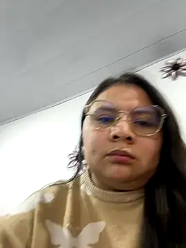 Snapshot of alice_love052 chatting on 10/11/25, 02:34 alice love052 online show from 10/11/25, 02:34