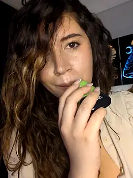 maliciaworld online show from 04/18/26, 07:07