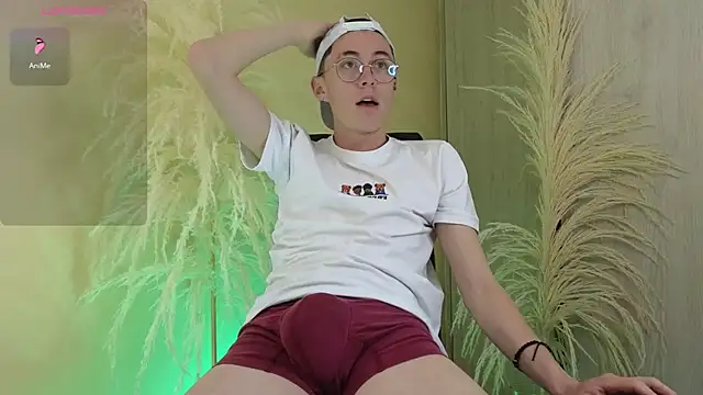 Snapshot of Elian_Cooper chatting on 01/31/25, 01:23 Elian Cooper online show from 01/31/25, 01:23