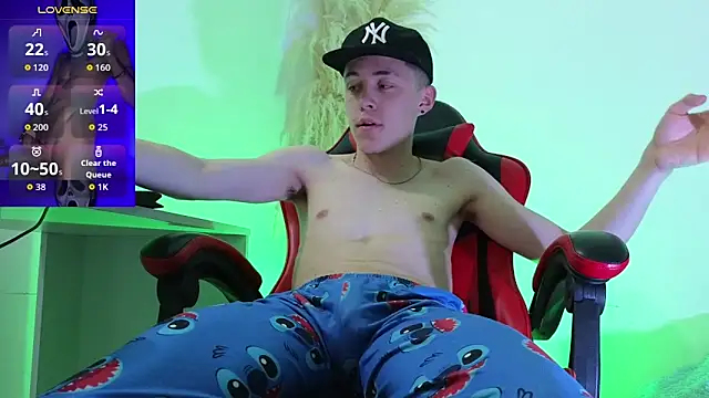 Snapshot of Elian_Cooper chatting on 09/25/25, 01:33 Elian Cooper online show from 09/25/25, 01:33