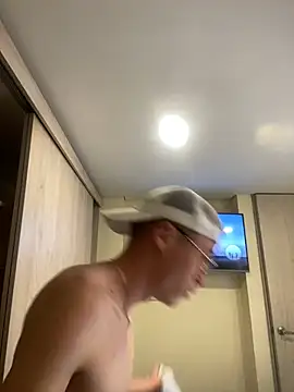 Snapshot of Elian_Cooper chatting on 01/03/25, 02:08 Elian Cooper online show from 01/03/25, 02:08