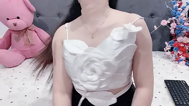 Funikio online show from 05/05/26, 01:58