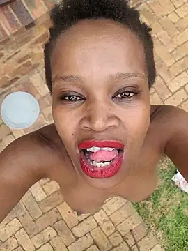 AfricanSquirtingQueen online show from 01/16/26, 07:45