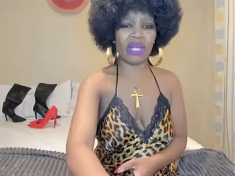 Snapshot of AfricanSquirtingQueen chatting on 07/12/26, 05:47 AfricanSquirtingQueen online show from 07/12/26, 05:47