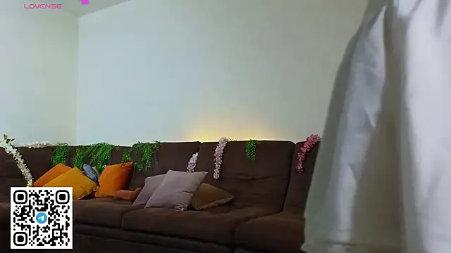 oliviabr0wn0 online show from 03/08/26, 02:04