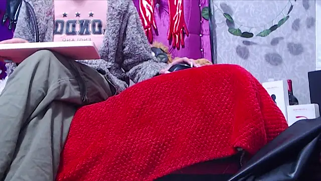 AyshaScott online show from 12/18/25, 01:15