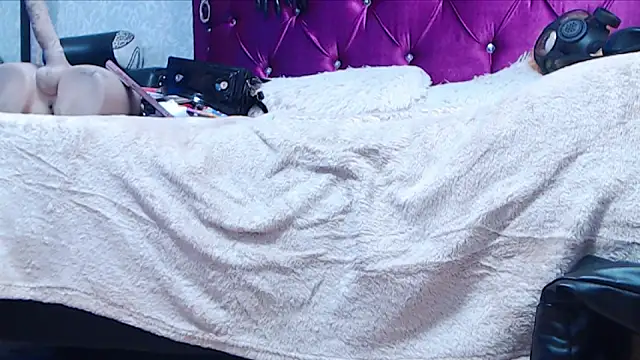 AyshaScott online show from 04/06/26, 12:50