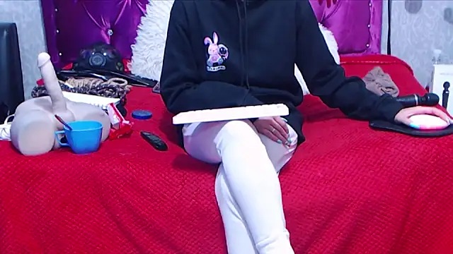 AyshaScott online show from 09/25/25, 12:33