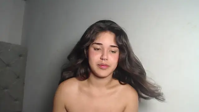 Snapshot of Melody_phillips2 chatting on 11/11/25, 10:15 Melody phillips2 online show from 11/11/25, 10:15