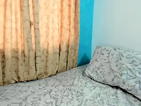 Snapshot of MonicaGarcia_ chatting on 03/22/25, 11:32 MonicaGarcia online show from 03/22/25, 11:32