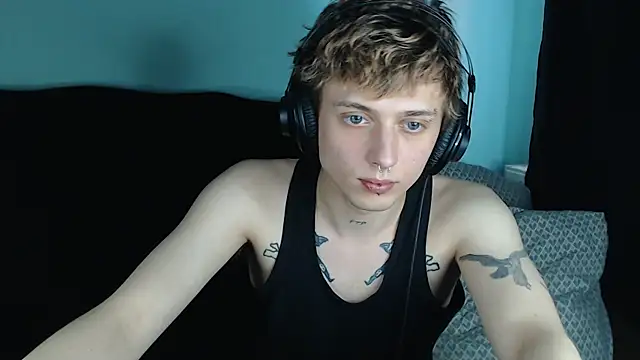 Snapshot of axxxturel chatting on 02/26/25, 07:34 axxxturel online show from 02/26/25, 07:34