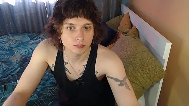 Snapshot of axxxturel chatting on 09/23/25, 01:18 axxxturel online show from 09/23/25, 01:18