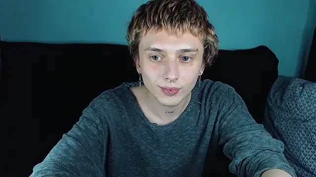 Snapshot of axxxturel chatting on 01/10/25, 04:22 axxxturel online show from 01/10/25, 04:22