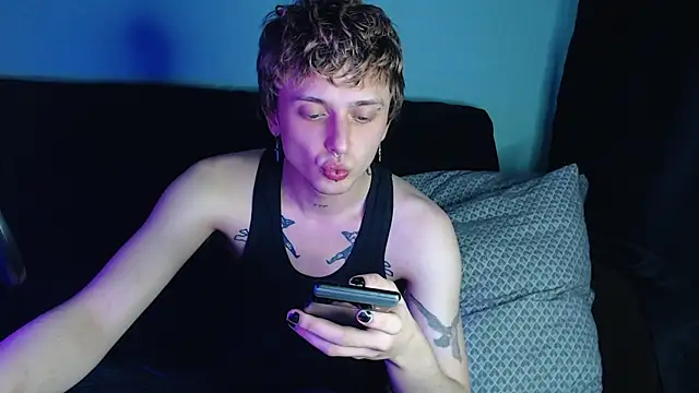 Snapshot of axxxturel chatting on 02/19/25, 10:20 axxxturel online show from 02/19/25, 10:20