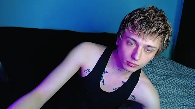 Snapshot of axxxturel chatting on 02/14/25, 07:33 axxxturel online show from 02/14/25, 07:33