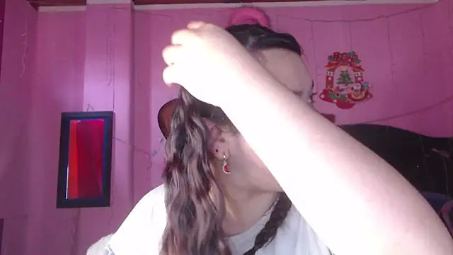 Snapshot of NikkiRous_ chatting on 09/19/25, 12:42 NikkiRous online show from 09/19/25, 12:42