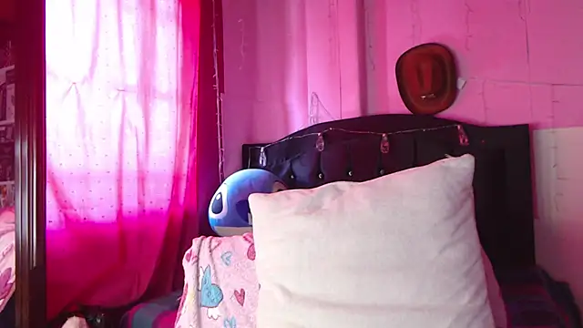 NikkiRous  online show from 02/02/26, 03:22