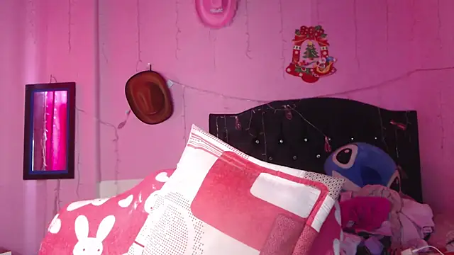 Snapshot of NikkiRous_ chatting on 11/25/25, 01:11 NikkiRous online show from 11/25/25, 01:11