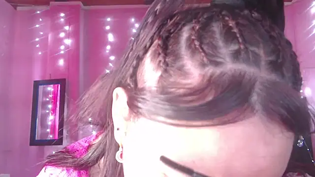 Snapshot of NikkiRous_ chatting on 11/13/25, 03:05 NikkiRous online show from 11/13/25, 03:05