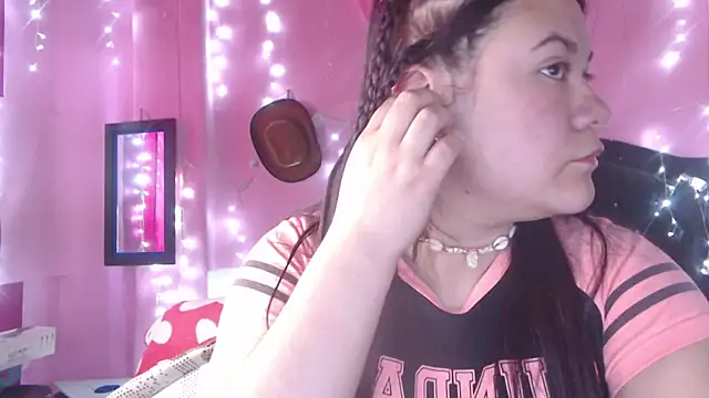 Snapshot of NikkiRous_ chatting on 11/11/25, 12:44 NikkiRous online show from 11/11/25, 12:44