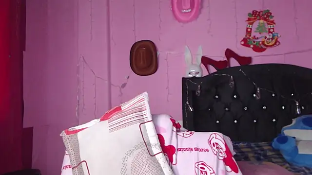 Snapshot of NikkiRous_ chatting on 03/22/25, 04:15 NikkiRous online show from 03/22/25, 04:15