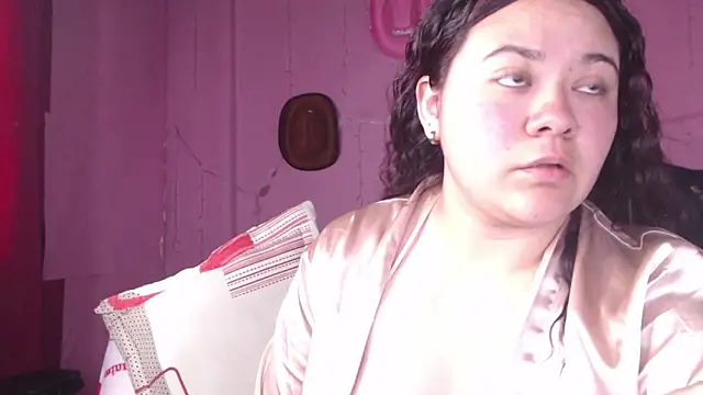 Snapshot of NikkiRous_ chatting on 03/15/25, 04:10 NikkiRous online show from 03/15/25, 04:10