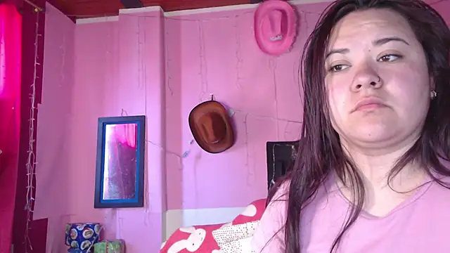 Snapshot of NikkiRous_ chatting on 12/15/25, 01:17 NikkiRous online show from 12/15/25, 01:17