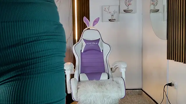 mia 099 online show from 11/26/25, 08:20