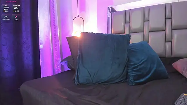 Emily Gil1 online show from 02/12/26, 03:34