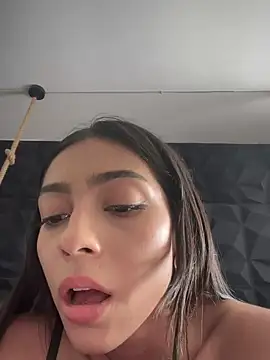 Snapshot of Ema_azel chatting on 02/22/25, 04:51 Ema azel online show from 02/22/25, 04:51