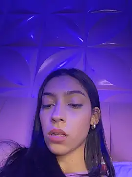 Snapshot of Ema_azel chatting on 03/18/25, 01:44 Ema azel online show from 03/18/25, 01:44