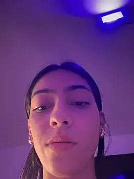 Snapshot of Ema_azel chatting on 03/22/25, 07:42 Ema azel online show from 03/22/25, 07:42