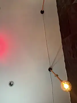 Snapshot of Ema_azel chatting on 10/30/25, 01:53 Ema azel online show from 10/30/25, 01:53