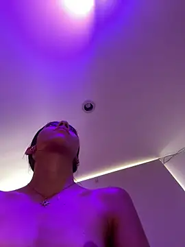 Snapshot of Ema_azel chatting on 02/25/25, 07:38 Ema azel online show from 02/25/25, 07:38