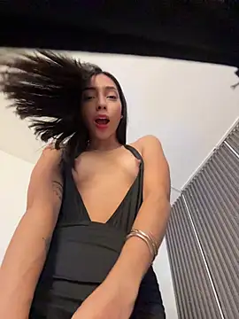 Ema azel online show from 04/21/26, 02:12