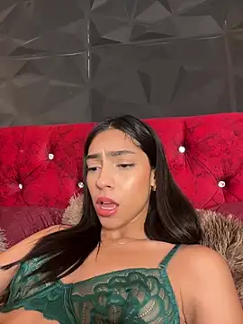 Snapshot of Ema_azel chatting on 03/12/25, 01:30 Ema azel online show from 03/12/25, 01:30