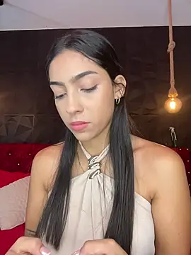 Snapshot of Ema_azel chatting on 10/18/25, 11:45 Ema azel online show from 10/18/25, 11:45