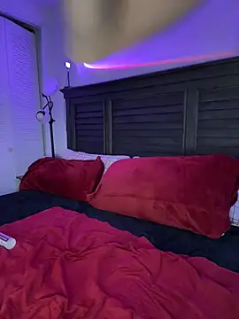 Snapshot of BrattyBae_xo chatting on 02/20/25, 01:36 BrattyBae xo online show from 02/20/25, 01:36