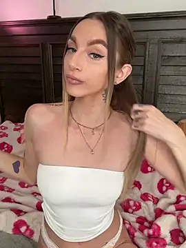 Snapshot of BrattyBae_xo chatting on 03/20/25, 09:35 BrattyBae xo online show from 03/20/25, 09:35