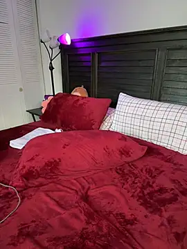 Snapshot of BrattyBae_xo chatting on 02/05/25, 06:37 BrattyBae xo online show from 02/05/25, 06:37