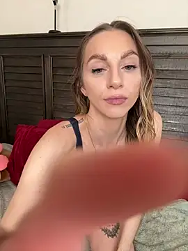 Snapshot of BrattyBae_xo chatting on 03/21/25, 07:46 BrattyBae xo online show from 03/21/25, 07:46