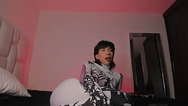 evaevanscute online show from 10/29/25, 06:40